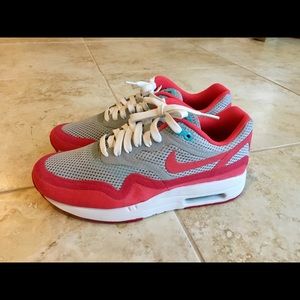 Nike Air Max Women’s size 7.5
